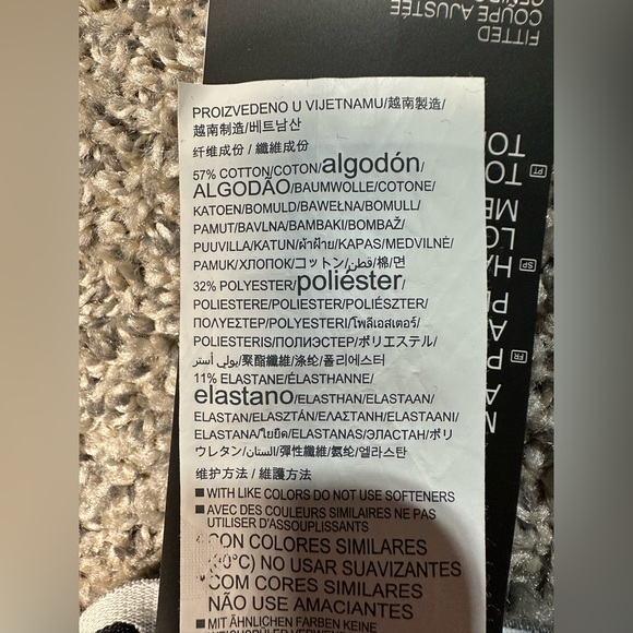 NWT Under Armour Favorite Midrise Capris Size Small - Picture 7 of 7